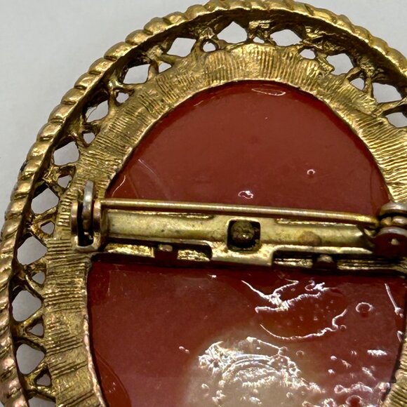 Vintage Cameo Style Brooch With Rhinestone Necklace & Ornate Gold-Toned Frame - Picture 10 of 16